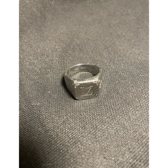 Louis Vuitton Other - Louis Vuitton Monogram Signet ring